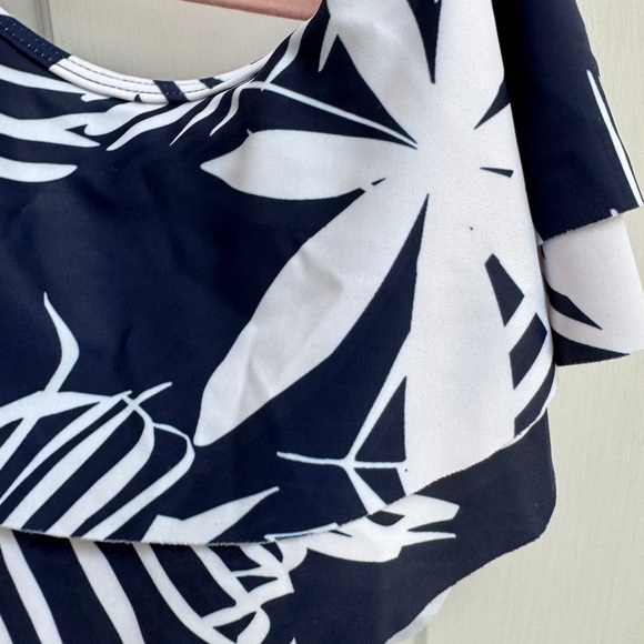 NWOT PatPat 3-4Y 3T Girls Blue and White Tropical Ruffle Bathingsuit Bikini Top - Picture 2 of 3